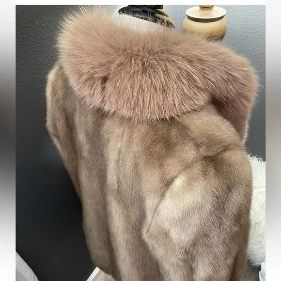 SAGA Madison Blanche MINK FUR COAT M/L Size 12Tan CreAm Timeless Piece jacket